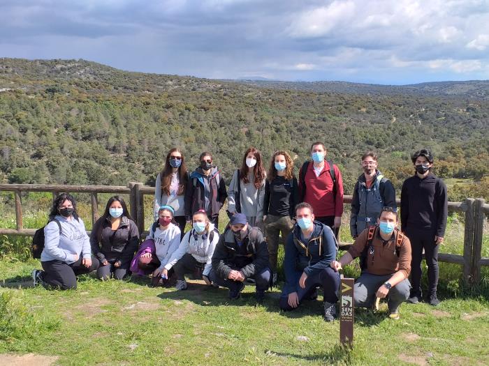 Limpieza y Ruta de Senderismo en Navalagamella Limpieza y Ruta de Senderismo en Navalagamella