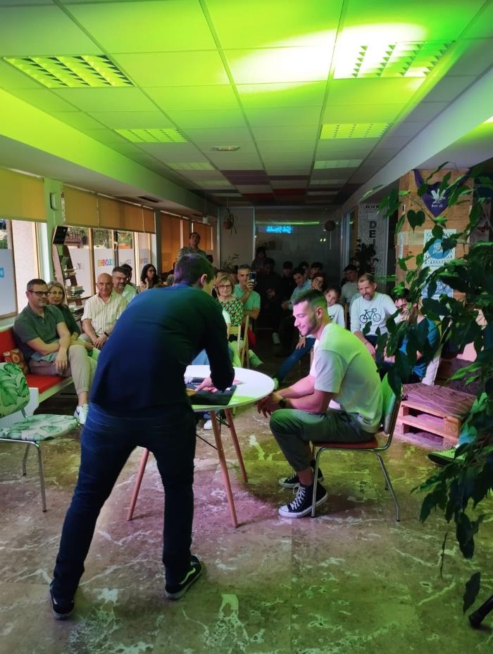 _Espectáculo de magia de Alexcardini_ _Espectáculo de magia de Alexcardini_