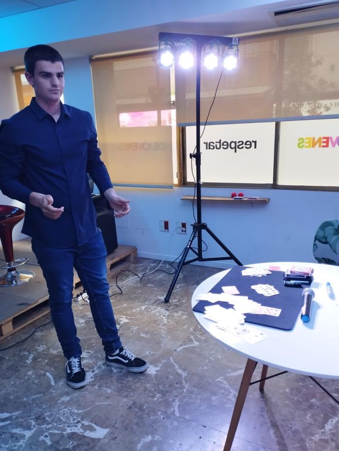 _Espectáculo de magia de Alexcardini_ _Espectáculo de magia de Alexcardini_